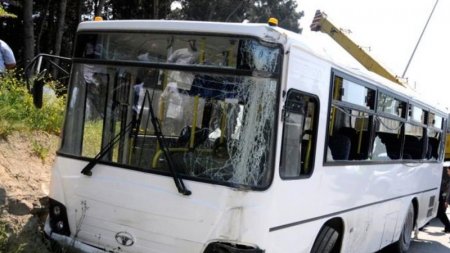 28 Mayda avtobus sürücüsünün törətdiyi qəzanın VİDEOSU