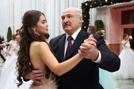 “Miss Belarus” Lukaşenko ilə romantik əlaqələri təkzib etdi