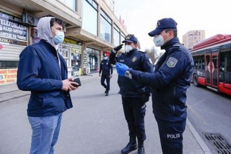 Bakı polisi maska taxmayanlara qarşı reyd keçirdi