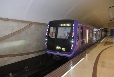 Metroda problem - Qatarlar gecikdi