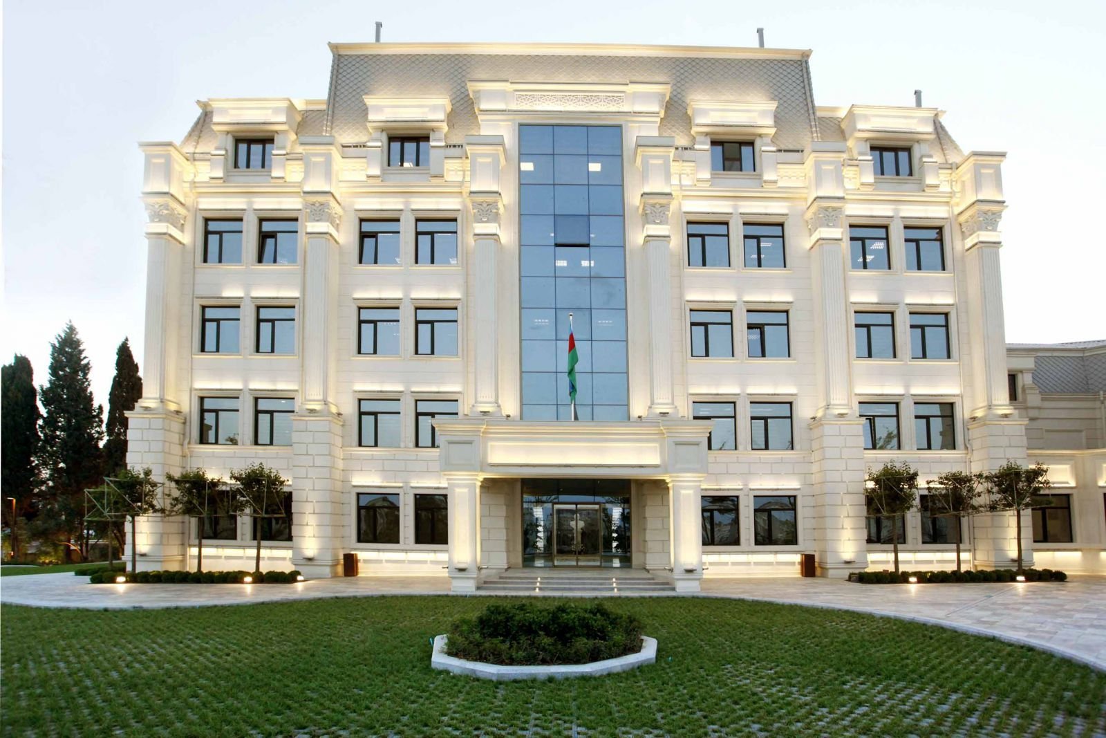 Dövlətə sədaqətlə xidmət edən rəhbər – Qadir Məmmədov